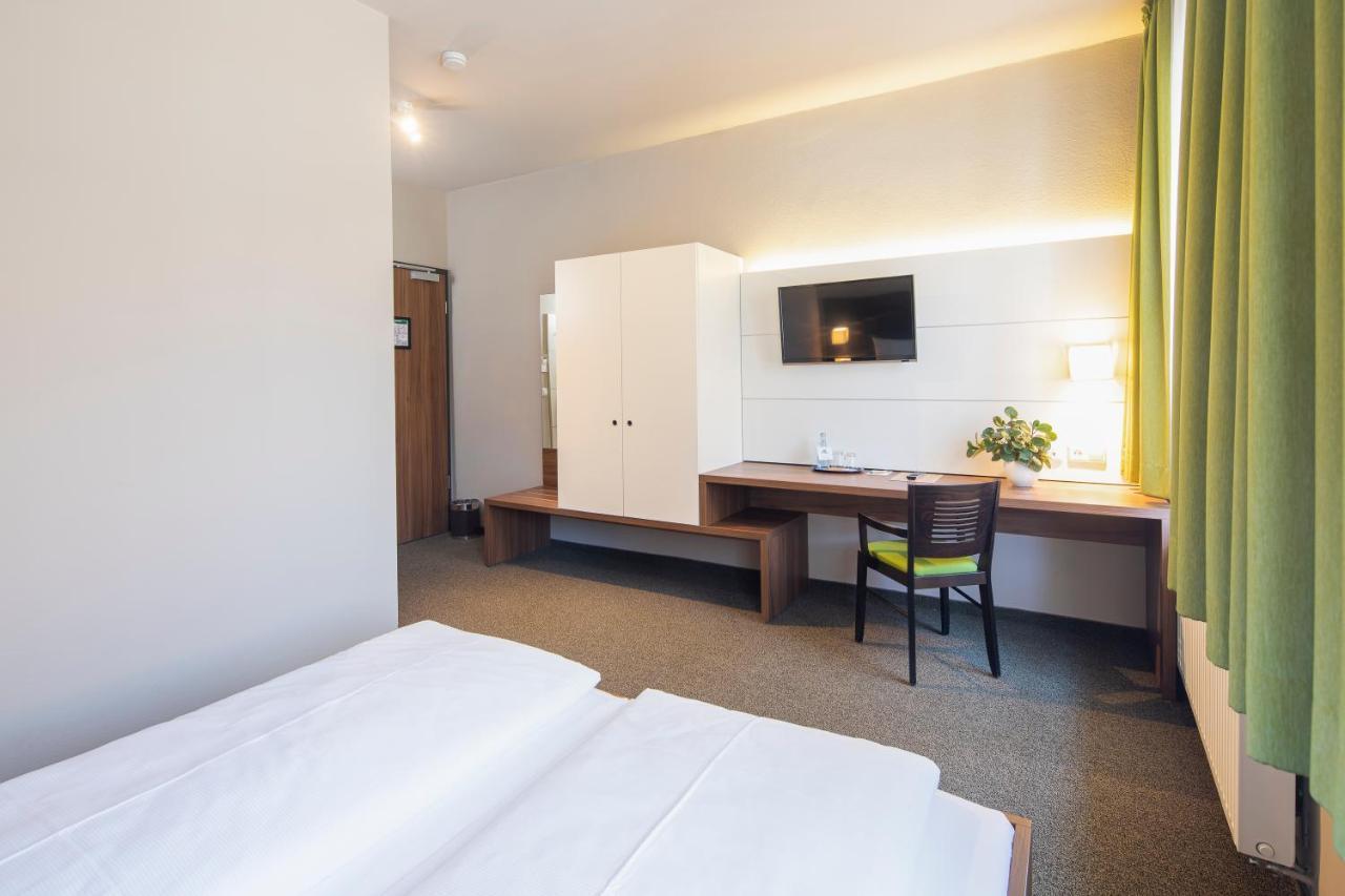 Joesepp'S Hotel Am Hallhof 梅明根 外观 照片